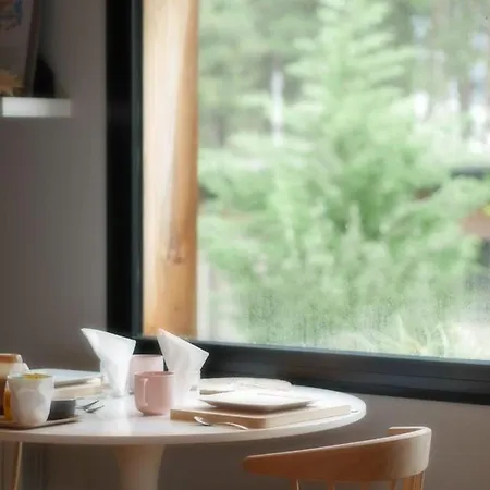 La Maison Dans Les Bois Bed & Breakfast