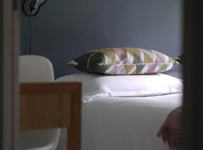 Couette-café La Maison Dans Les Bois 3*